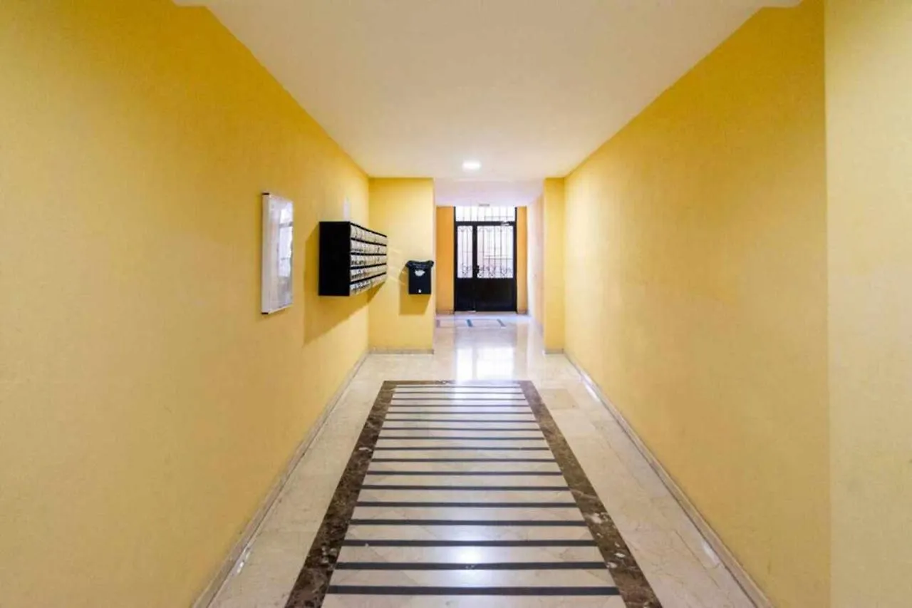 Sunlit Apartment Casa Bonita With Free Parking Málaga