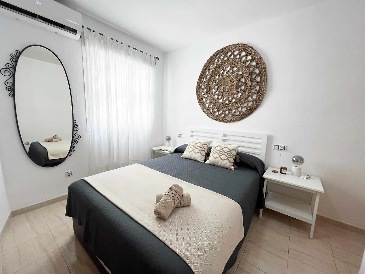 Sunlit Apartment Casa Bonita With Free Parking Málaga
