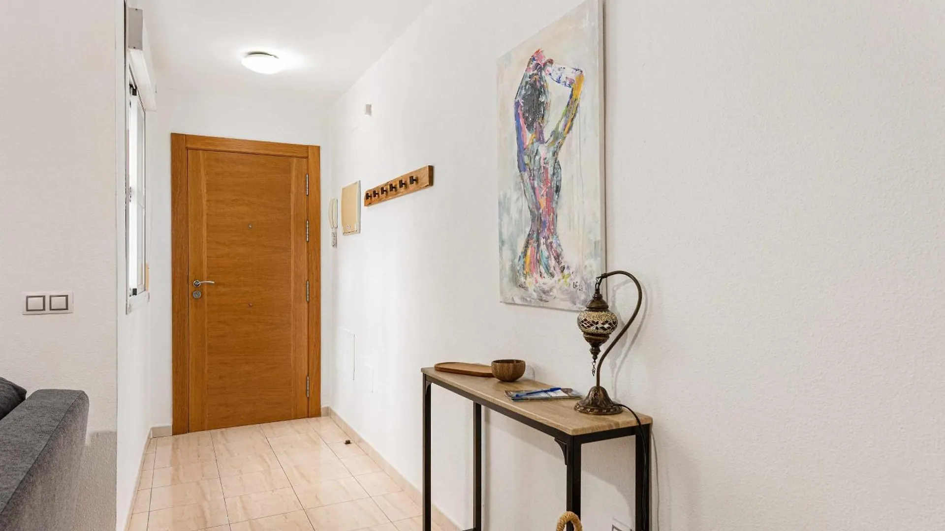 Sunlit Apartment Casa Bonita With Free Parking Málaga