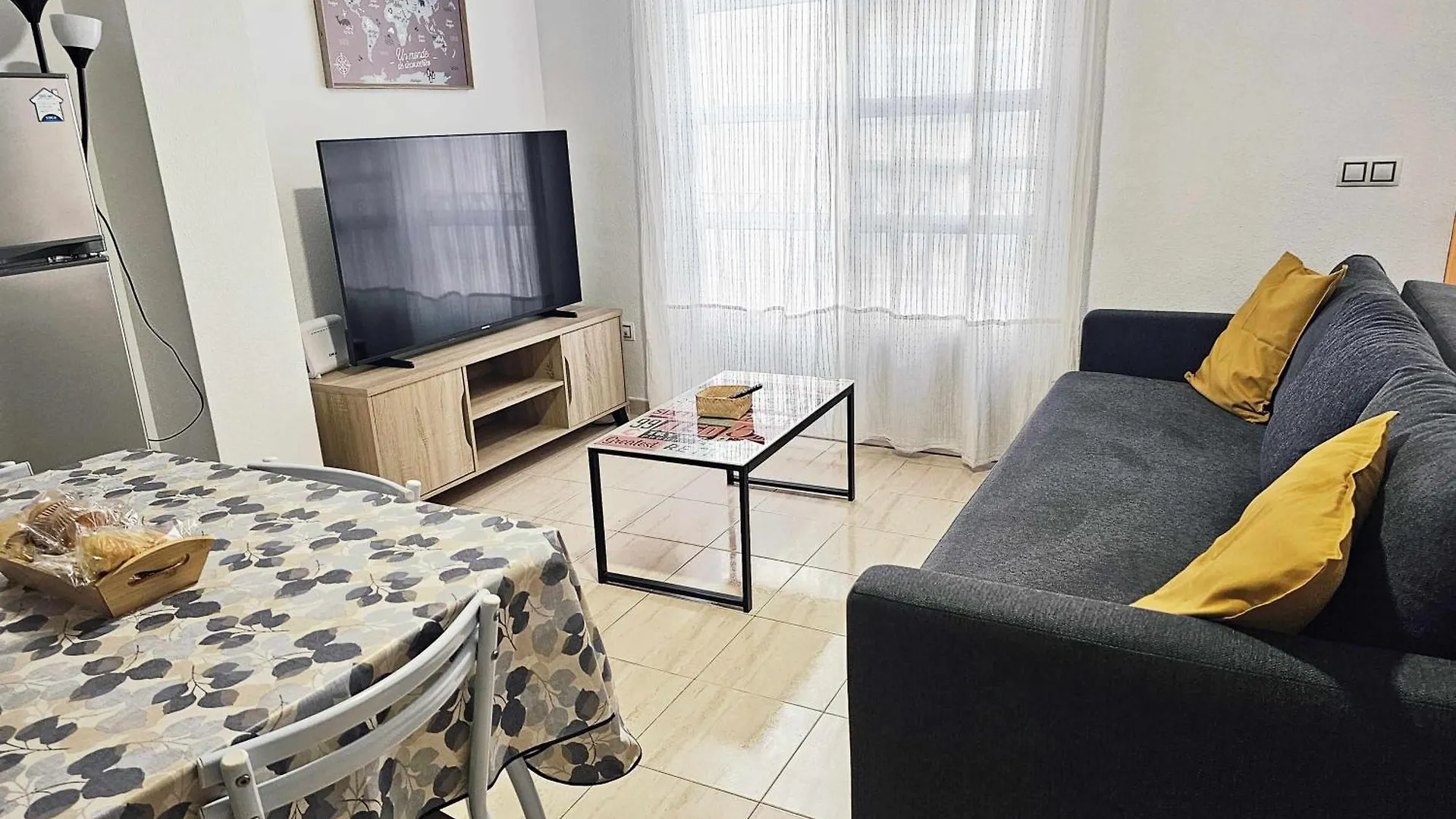 Sunlit Apartment Casa Bonita With Free Parking Málaga